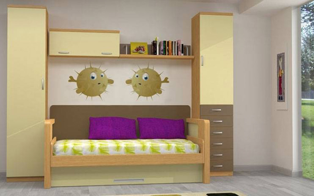 Sofá cama abatible con gran mesa integrada.