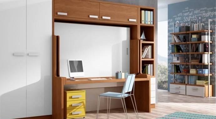 Ideas para mini pisos: habitación de matrimonio y despacho en uno Mueble cama abatible de matrimonio escritorio