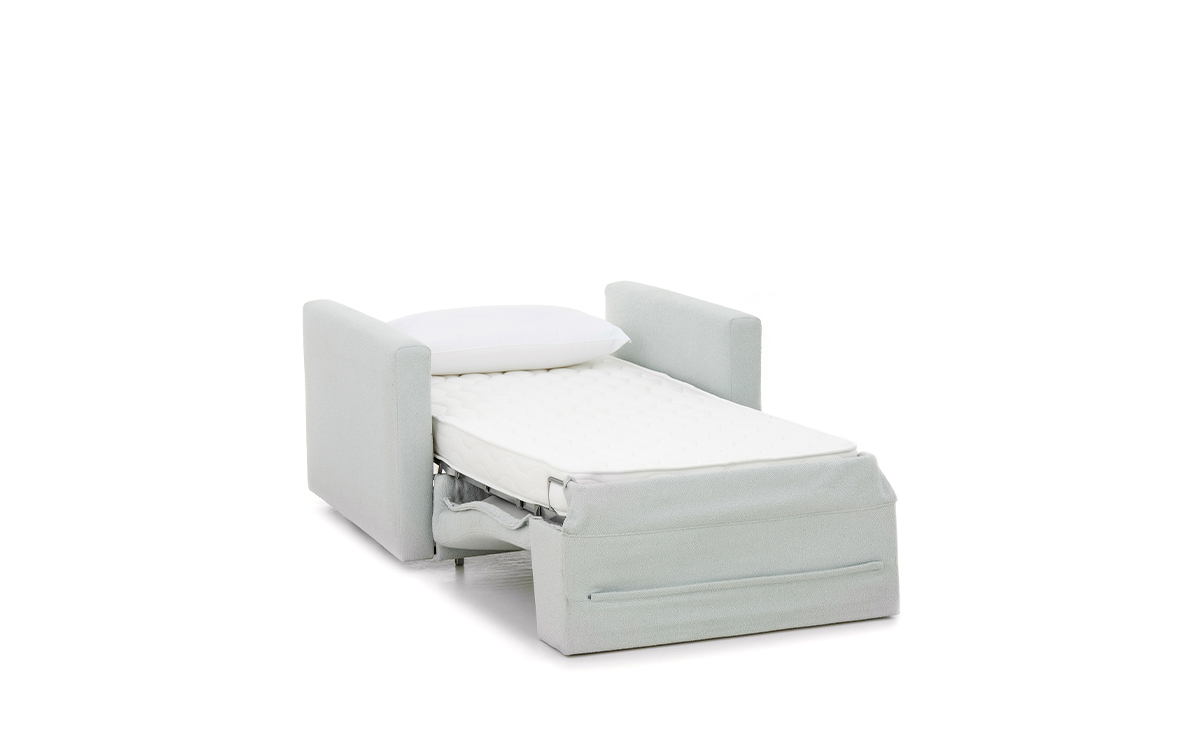 Sillón cama F5 de 80x190 con apertura italiana, brazo recto y hueco para almohadas. Compacto y elegante. Diseño abierto.
