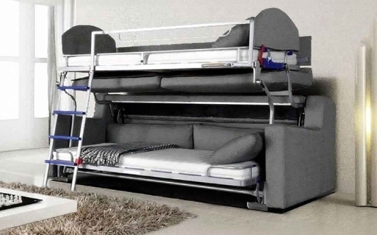 Sofá cama litera con escalera plegable y barandillas, ideal para adultos o familias, diseño robusto y seguro para uso diario. Diseño litera perspectiva.