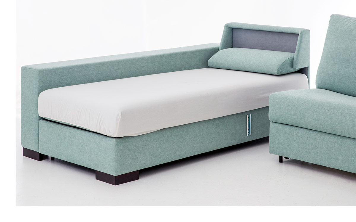 Sofá cama con chaise longue y tercera cama independiente, ideal para tres personas, con almacenaje y colchón confortable. Diseño chaise longue