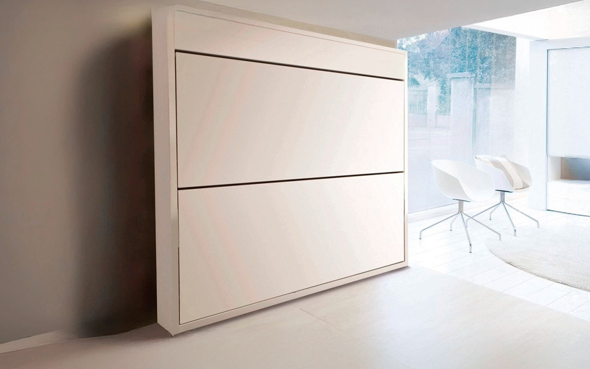 Litera abatible horizontal con escalera plegable y barandilla de seguridad, estilo minimalista.