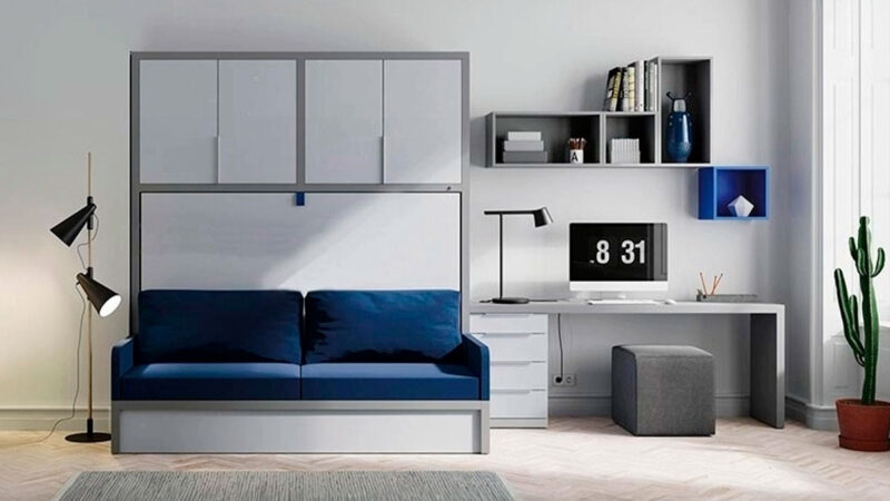 Cama individual abatible horizontal con sofá integrado, ideal para aprovechar espacios reducidos.